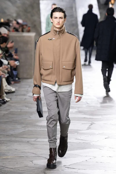 Look 24